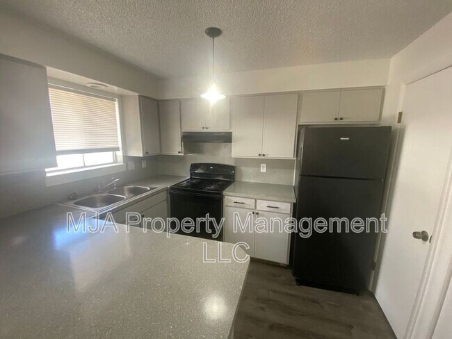 Photo - 1428 W 300 N Unidad 03