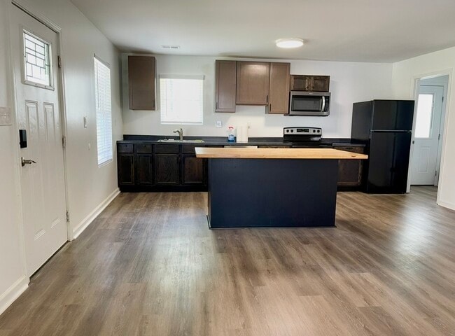 Photo - 110 Ashton Dr