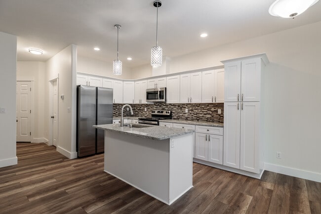 Photo - 245 N 15th St