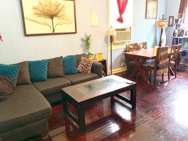 Building Photo - 1820 Dante St Unit 1820 Dante St.