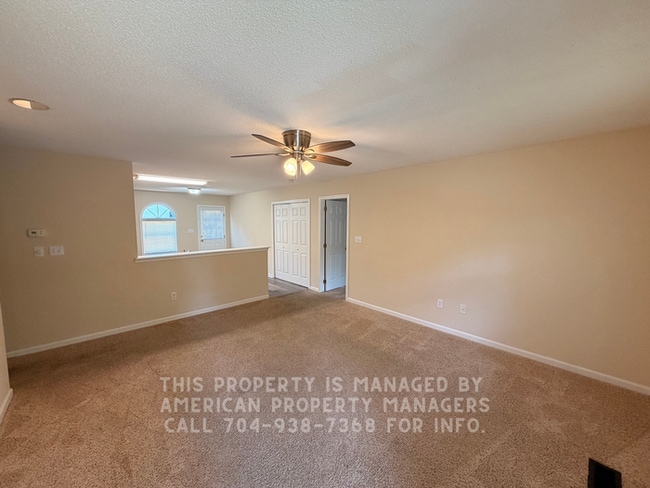 Photo - 901 Hoke St