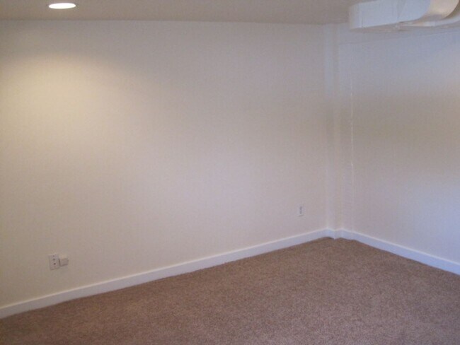 Photo - Live in Wallingford and Be Close to Everything! Unit 1-C