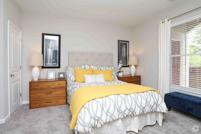 2BR, 2BA - 1,059 SF