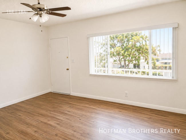 Photo - 4558 W 173rd St Unit G