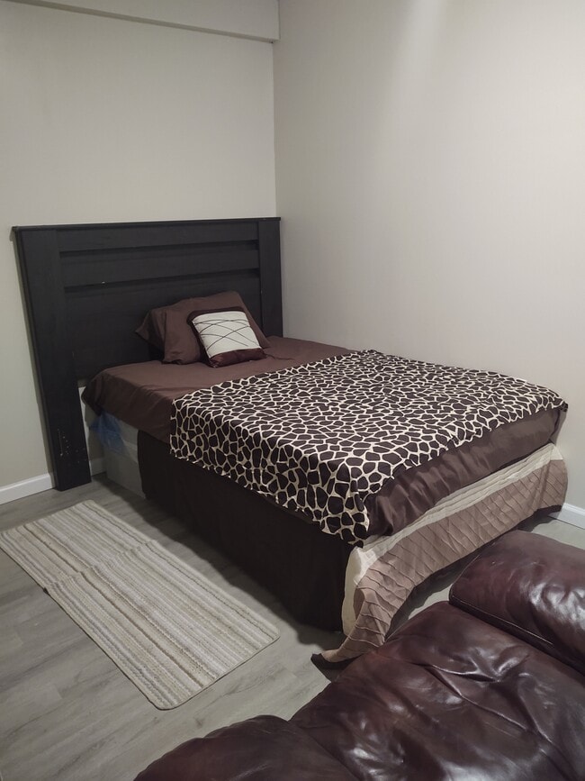 Fully Furnished Rooms For Rent