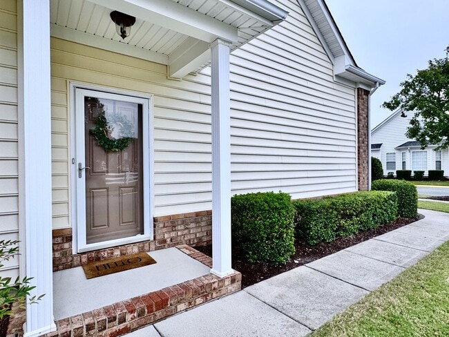 Photo - READY NOW!! End-Unit Loft-Style Condo w/1s...