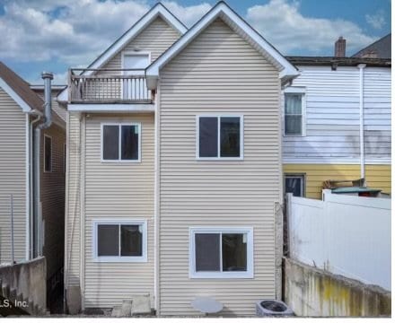 Photo - 226 Benziger Ave