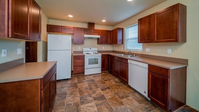 Photo - 10323 67th Ave NE Unidad B