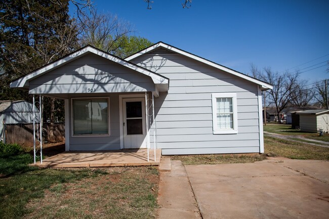 Photo - 903 S 6th House