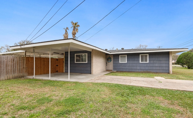 Building Photo - 165 Antigua Dr