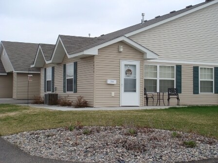 Photo - Grand Forks Cottages and Suites Apartments