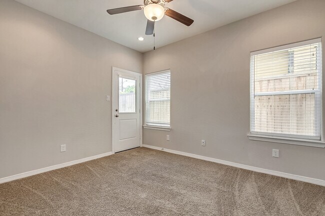 Photo - 1615 Shearn St