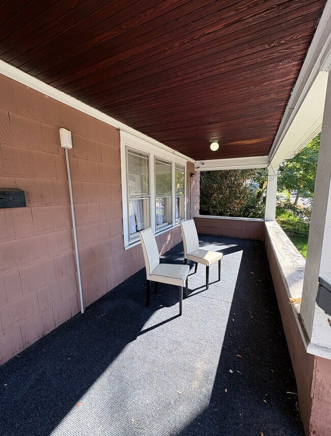 Front Porch w/ Security System - 54 North St