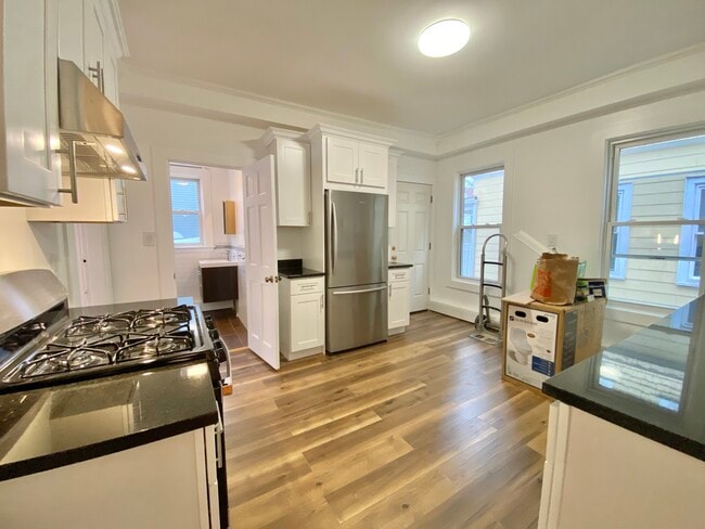 Building Photo - 34 Brainerd Rd Unit 1