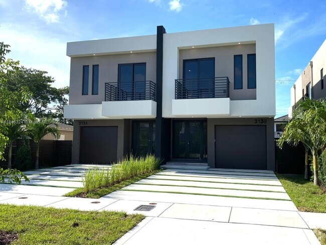 Building Photo - 313 SW 10th St Rental