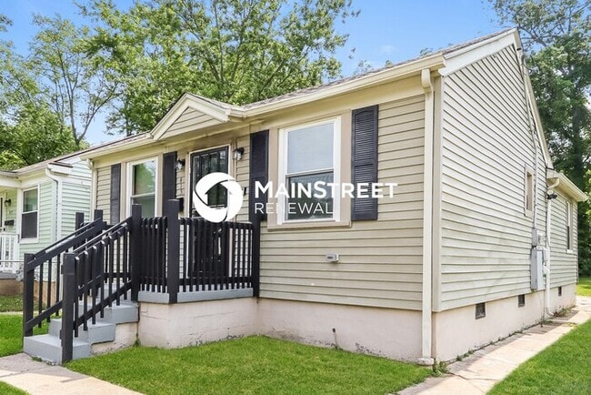 Photo - 3 Bedroom Pet-Friendly Home in Louisville, KY with Main Street Renewal