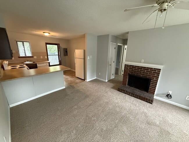 Building Photo - 2 bd 1 ba