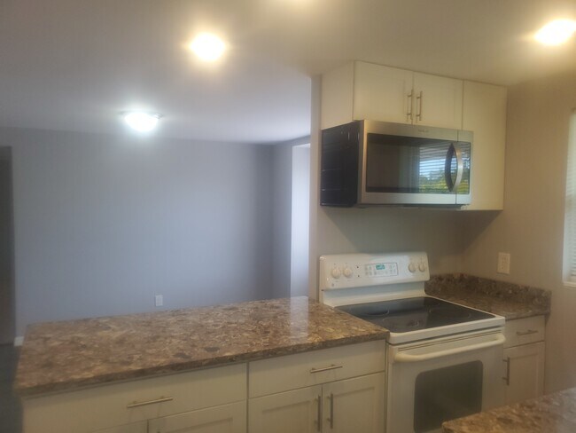 Photo - 3310 Jackson St N Unidad B