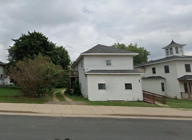 Building Photo - 920 Davis St Rental