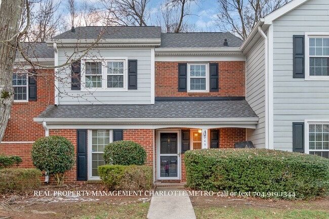 Building Photo - Charming Condo in Prime South Charlotte Location!