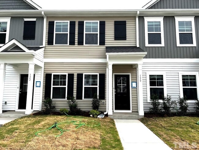 Building Photo - 3 Bedroom Townhome for Sale