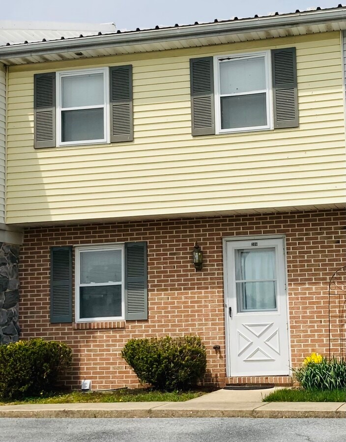 Photo - 209 W Hamilton Ave