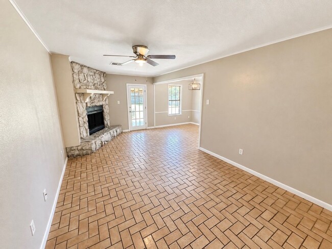 2532 La Vonne Cir