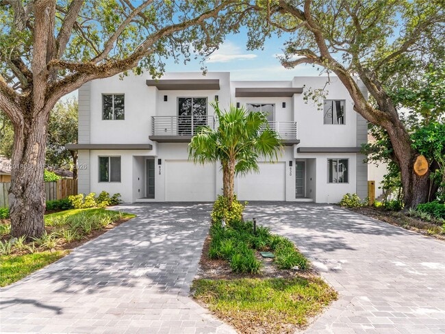 Building Photo - 830 SW 30th St