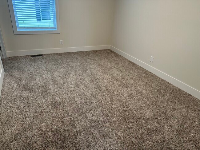 Photo - 439 Laurel Oak Ln