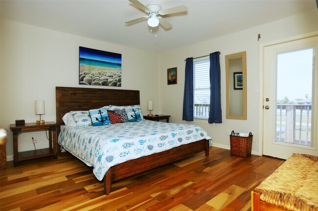 Photo - 131 Pieces of 8