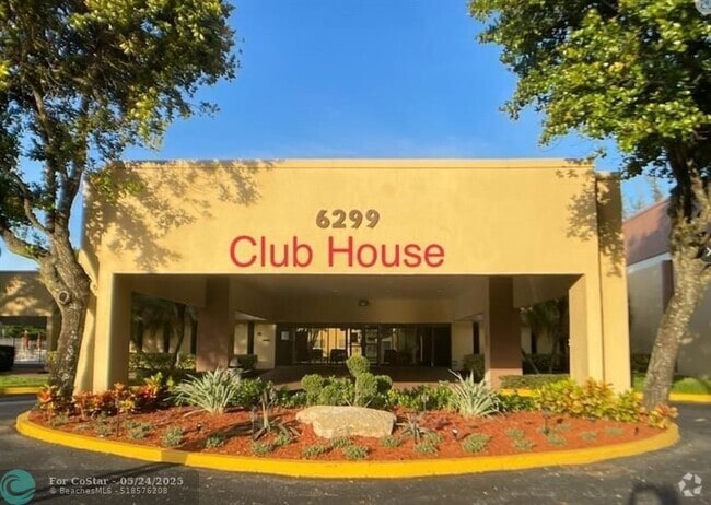 Building Photo - 5860 NW 64th Ave Unit 306 Rental
