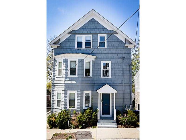 Your New Home :) - 16 Tecumseh Street Apartamentos Unidad #1 (First Floor)