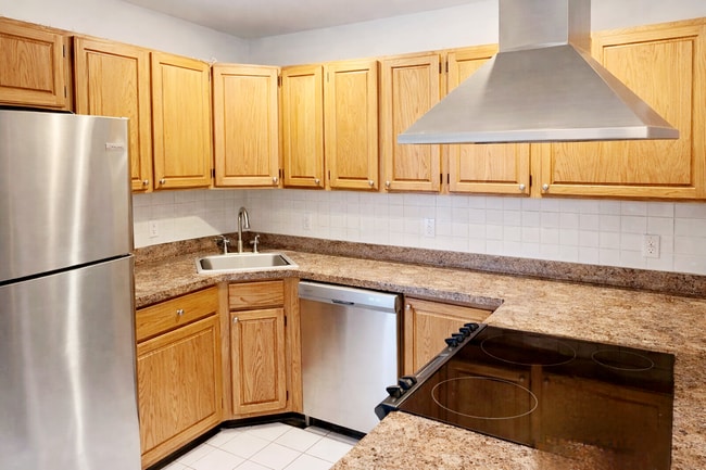 Photo - 19 Saint Cyprians Pl Unidad 2L