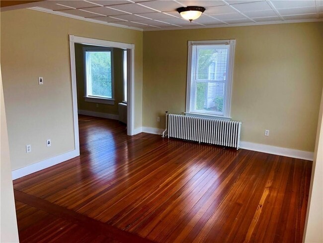 Photo - 673 Aquidneck Ave