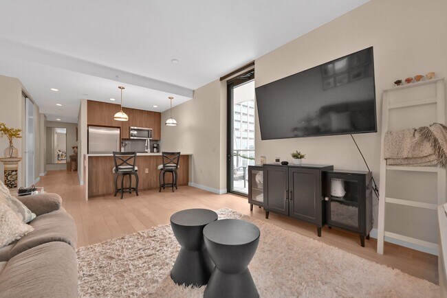 Photo - 160 1st St Unidad 913