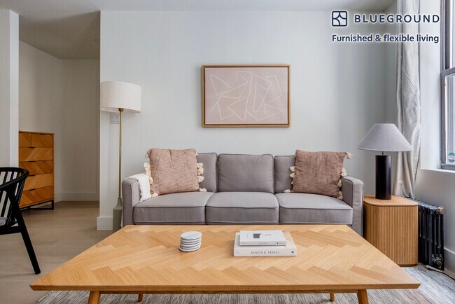 300 W 21st St Unit SI FL2-ID1448