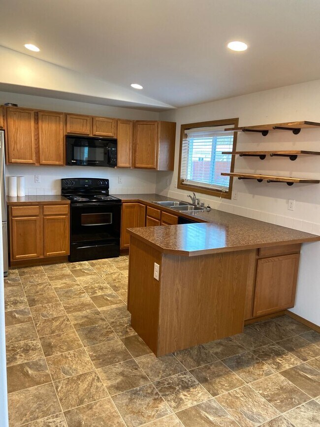 1617 Dynasty Dr