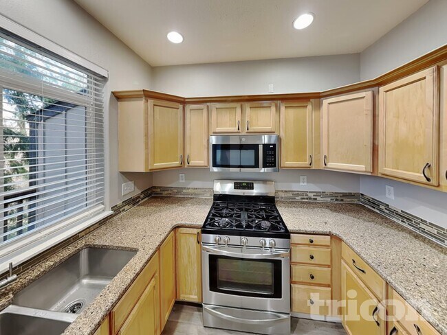 Photo - 7535 SW Onnaf Ct