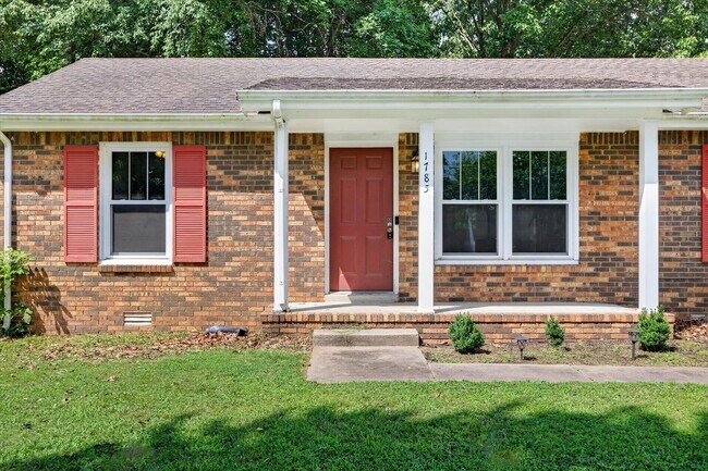 Photo - Pet Friendly Three Bedroom!