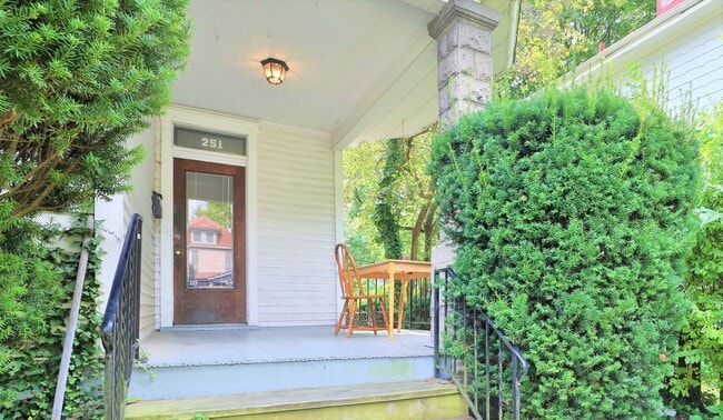 Photo - 5 Bedroom Quiet OSU North Campus private home