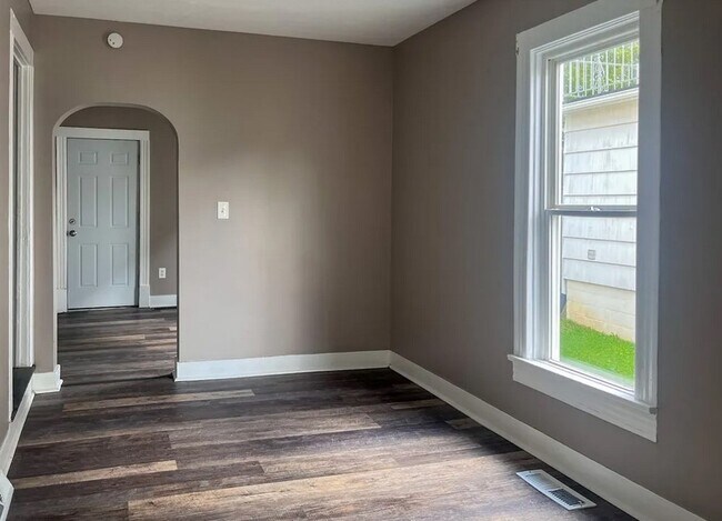 Photo - 7 Earl Ave Unit 7