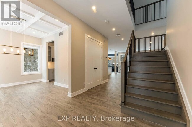 Photo - 1961 Cedarlakes Way