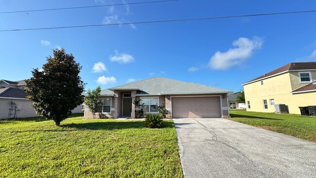 Photo - Split Floor plan 3/2 in Poinciana