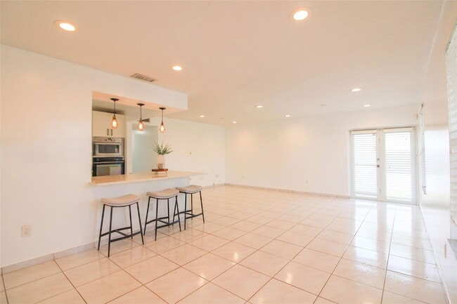 Photo - 9680 SW 77th St