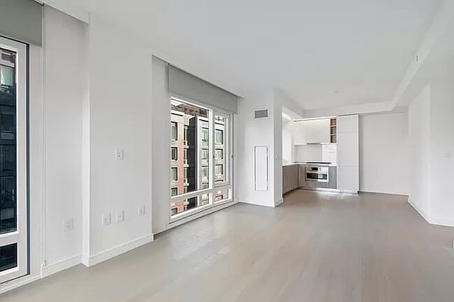 Photo - 572 Eleventh Avenue Unit 8P