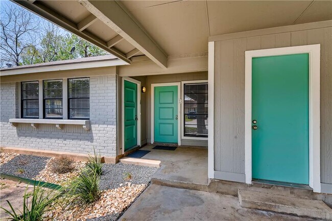 Photo - 102 Nicole Cove