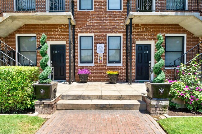 Photo - 258 N Fulton St