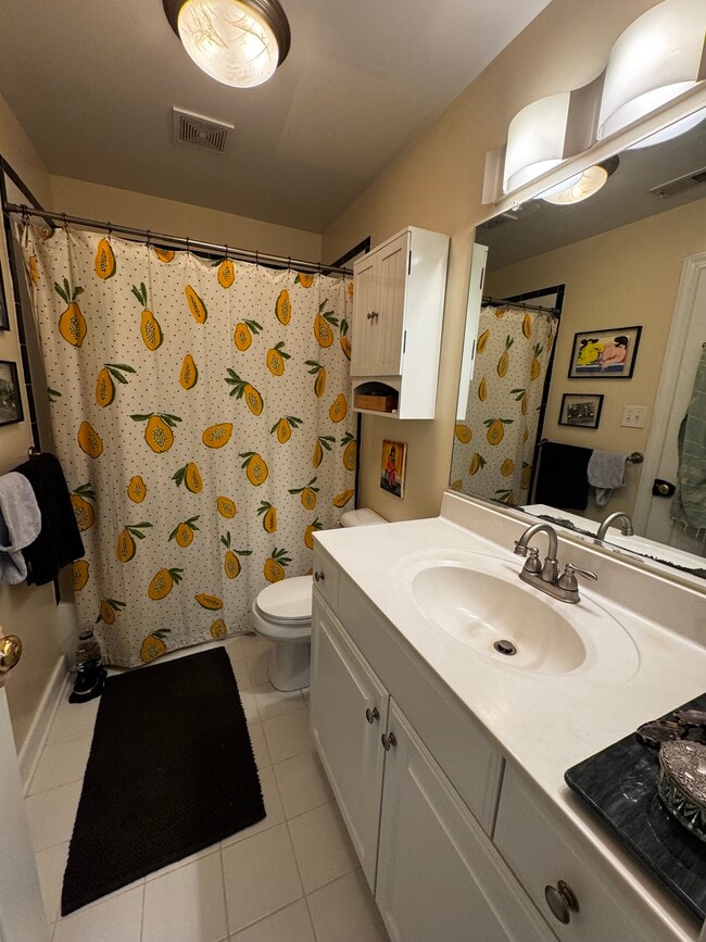 Photo - 215 N 19th St Unidad 32
