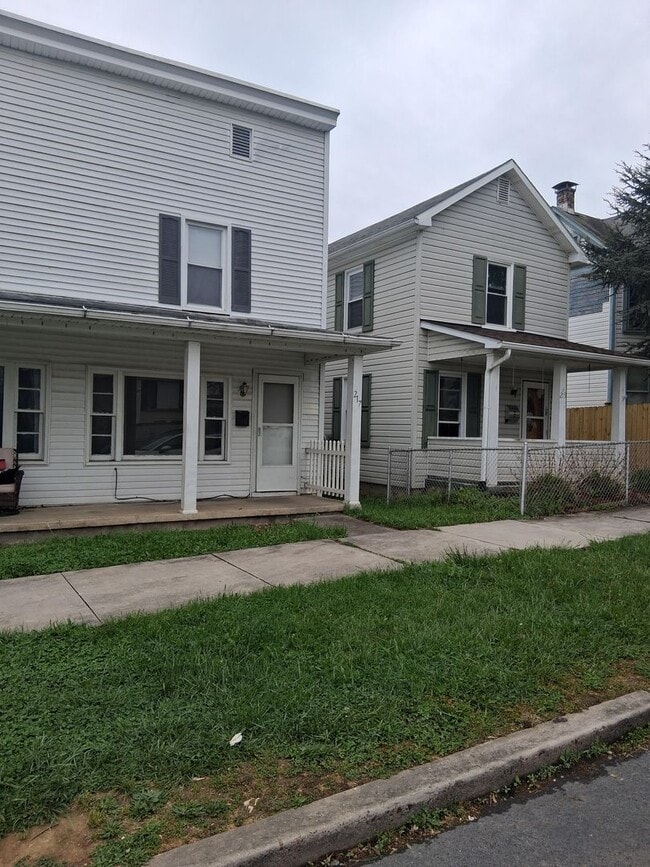 Building Photo - Elder St Fink Unit 217