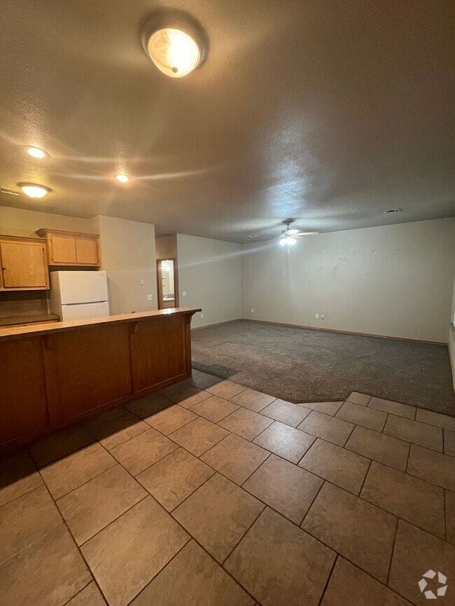 Building Photo - 101 E St Unit B Rental